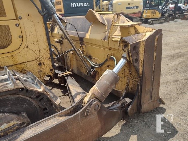 2011-deere-850k-image-18