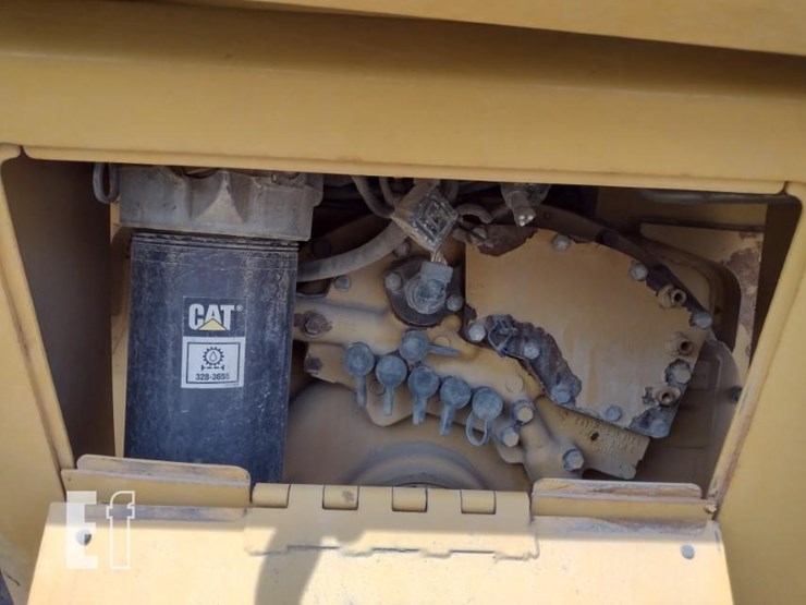 2010-caterpillar-d6n-lgp-image-42