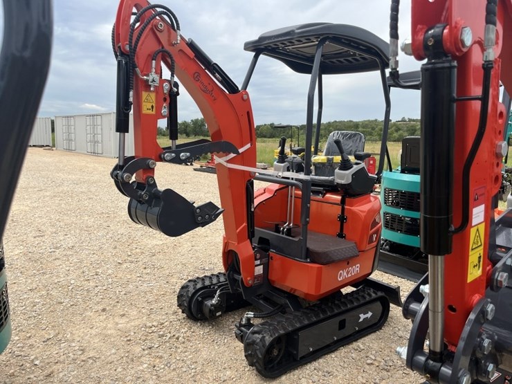 cfg-qk20r-mini-excavator-image-7