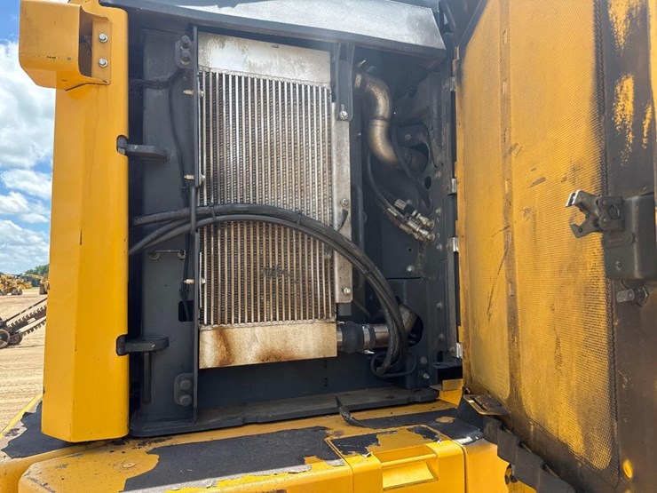 2015-deere-744k-image-13