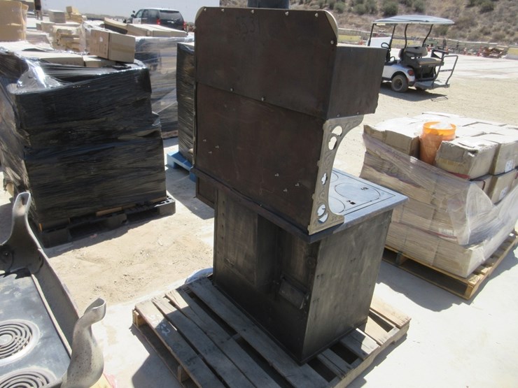 lot-of-monarch-coal/wood-6-burner-stove-image-3