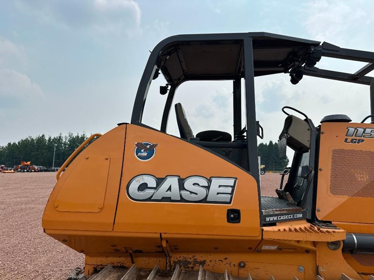 2017-case-1150m-image-21