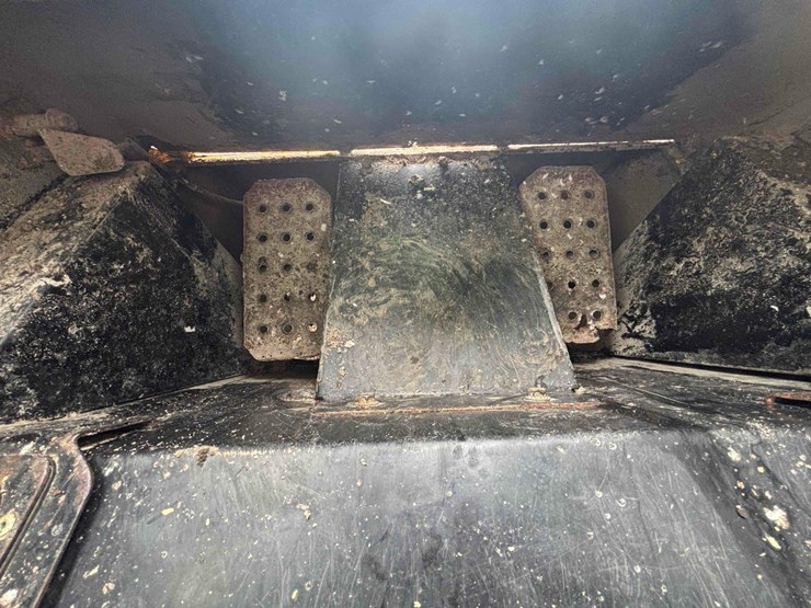 2007-deere-328-image-19