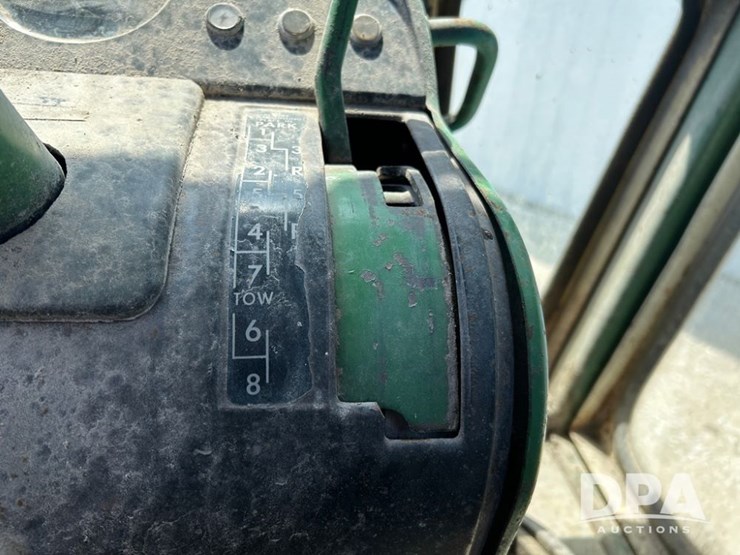 john-deere-3020-image-17