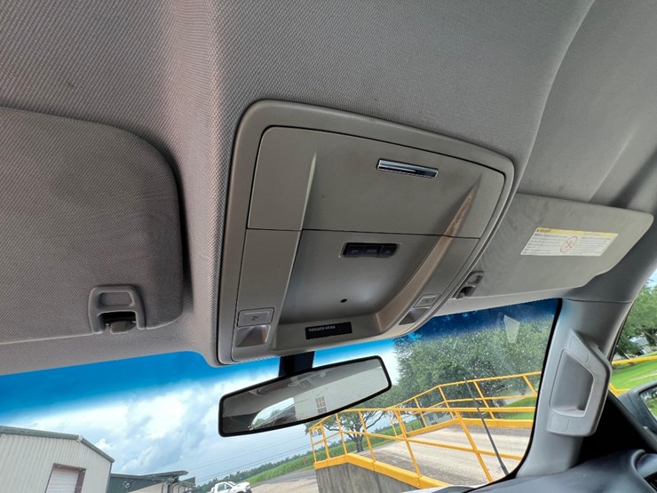 2015-chevrolet-silverado-2500hd-image-66