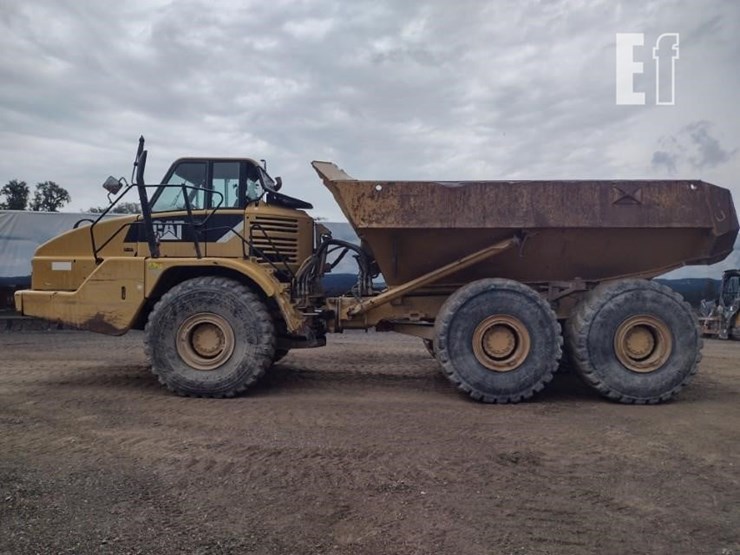 caterpillar-740-image-1