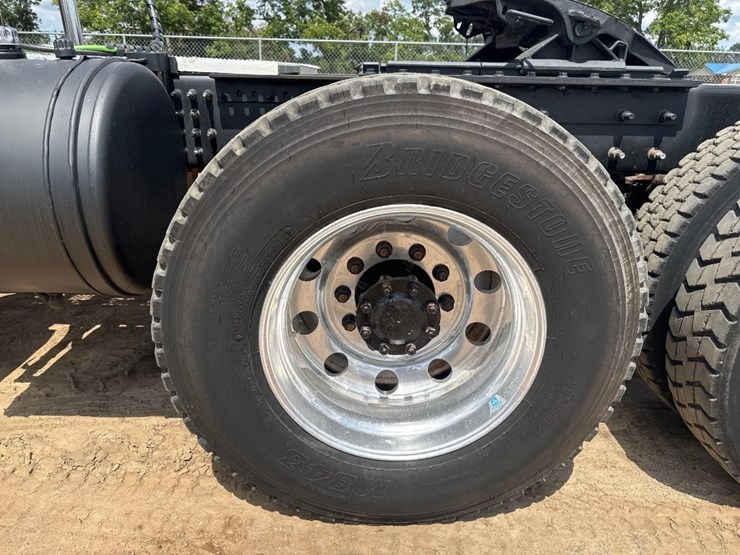 2012-mack-ch613-image-10