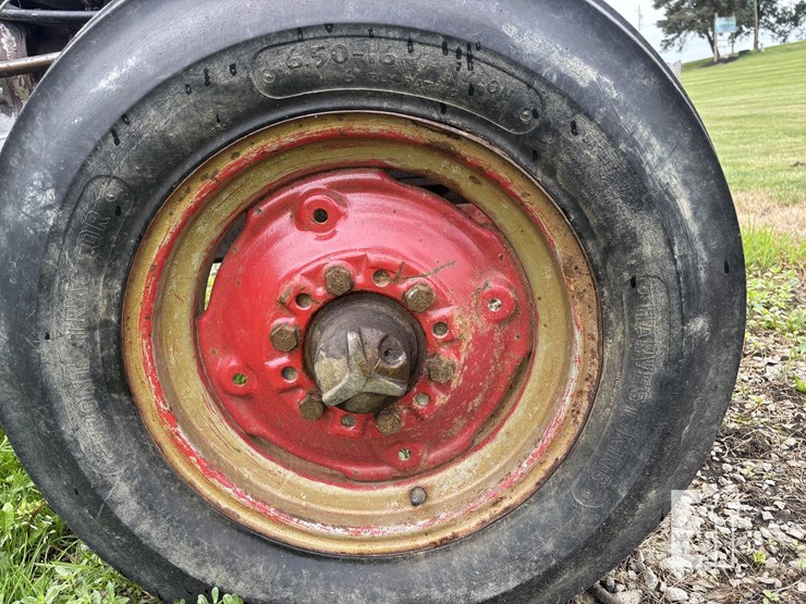 massey-ferguson-135-image-9