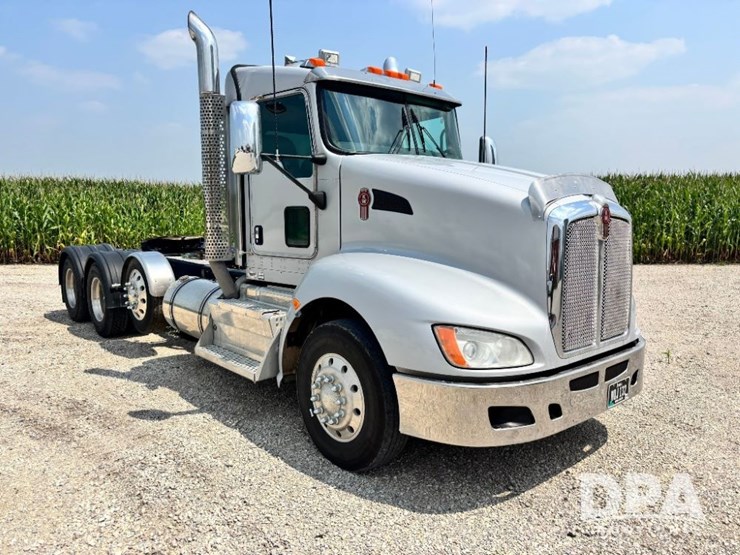 2014-kenworth-t660-image-1