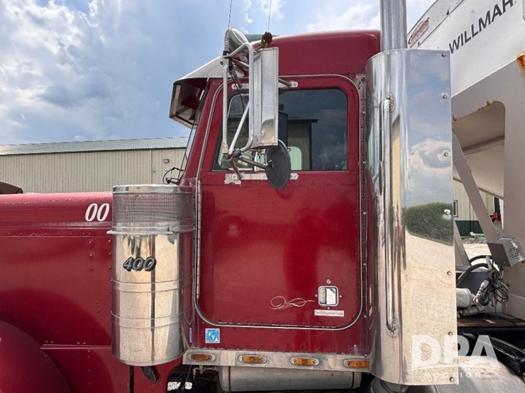 2000-peterbilt-379-image-27