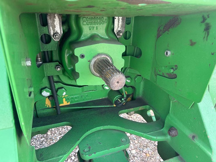 2014-john-deere-8335rt-image-34