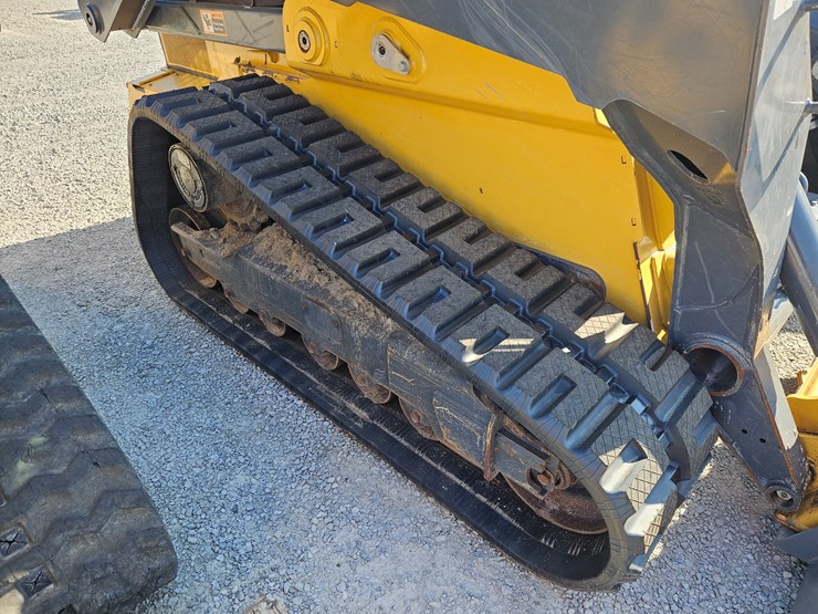 2018-deere-331g-image-23