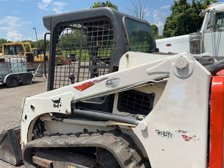 2020-bobcat-t450-image-11