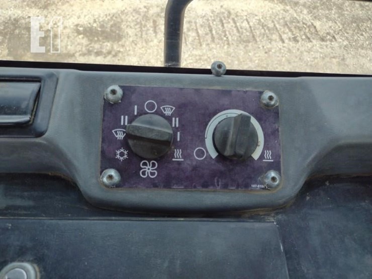 2005-caterpillar-963c-image-12
