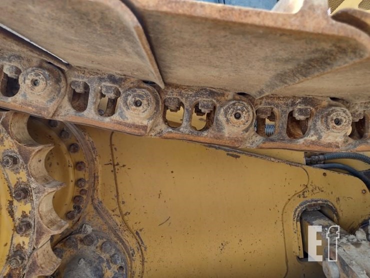 2010-caterpillar-d6n-lgp-image-38