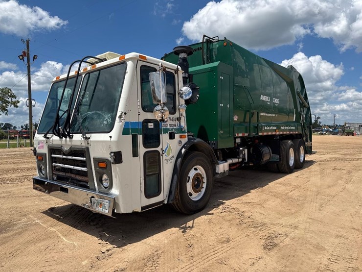 2013-mack-leu633-image-2