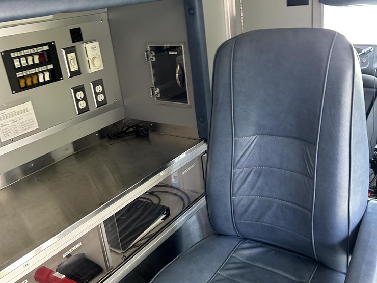 1999-ford-e450-image-15