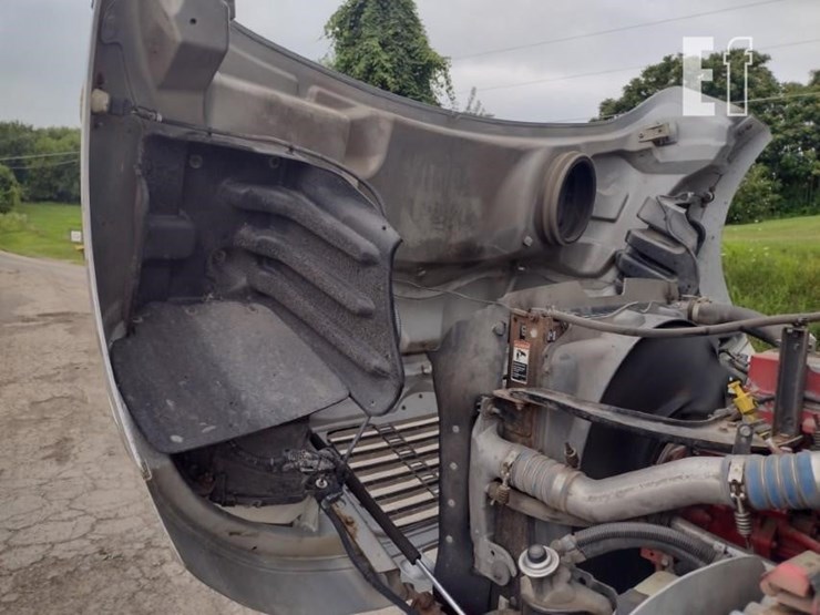 2015-freightliner-business-class-m2-106-image-21