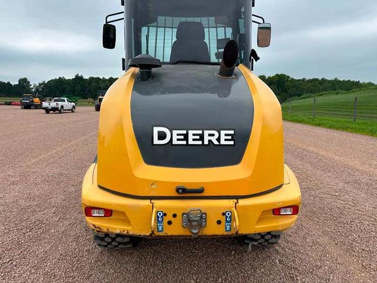 2019-deere-244l-image-23