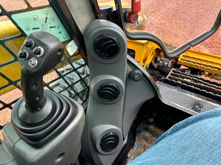 2018-caterpillar-272d2-image-33