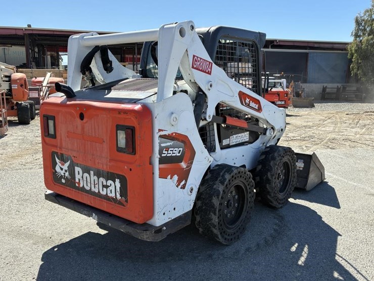 2021-bobcat-s590-image-3