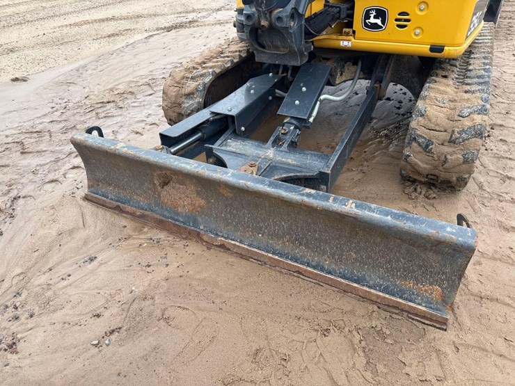 2020-deere-35g-image-19