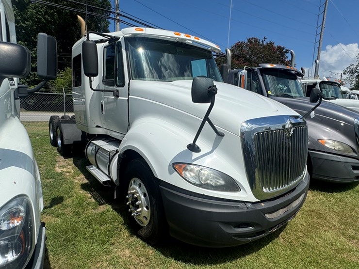 2009-international-prostar-image-2