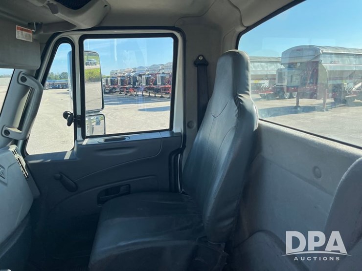2012-international-durastar-4400-image-49