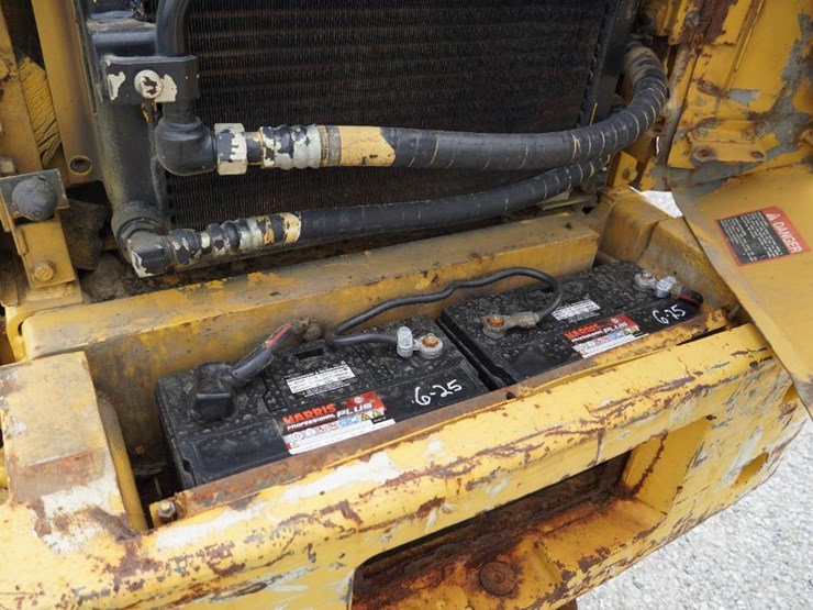 deere-444g-image-60