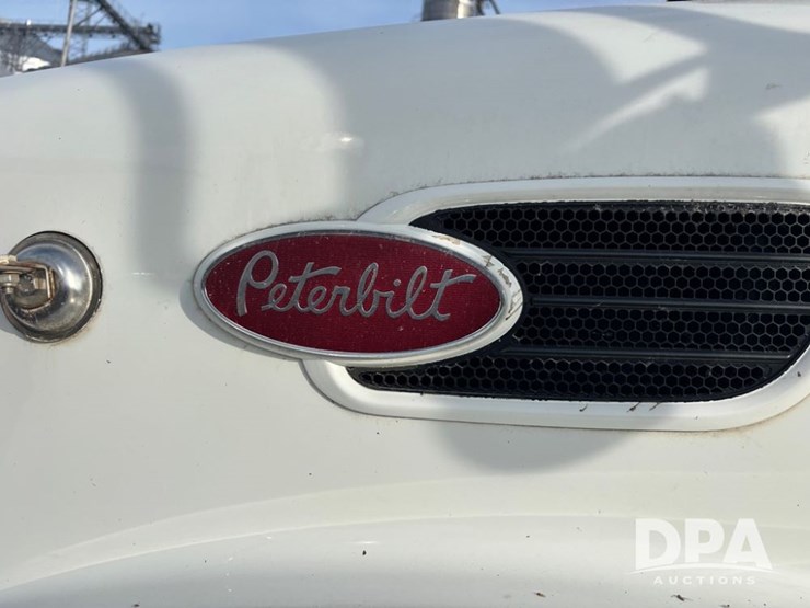 2013-peterbilt-337-image-25