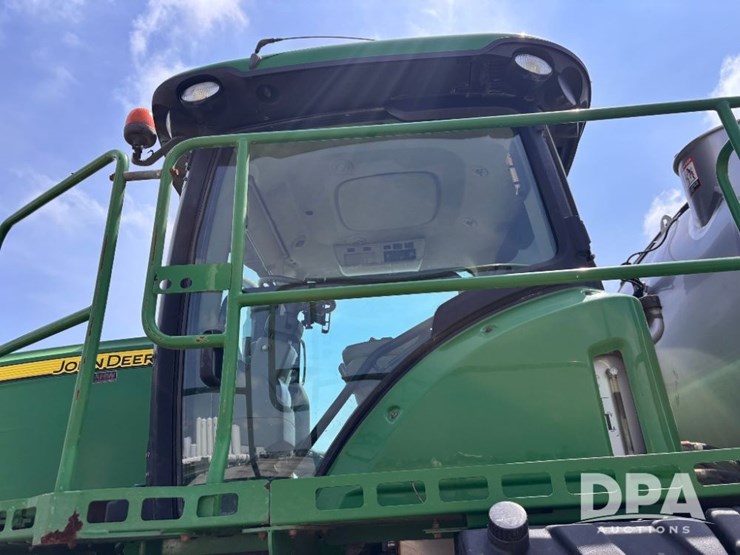 2017-john-deere-r4045-image-52