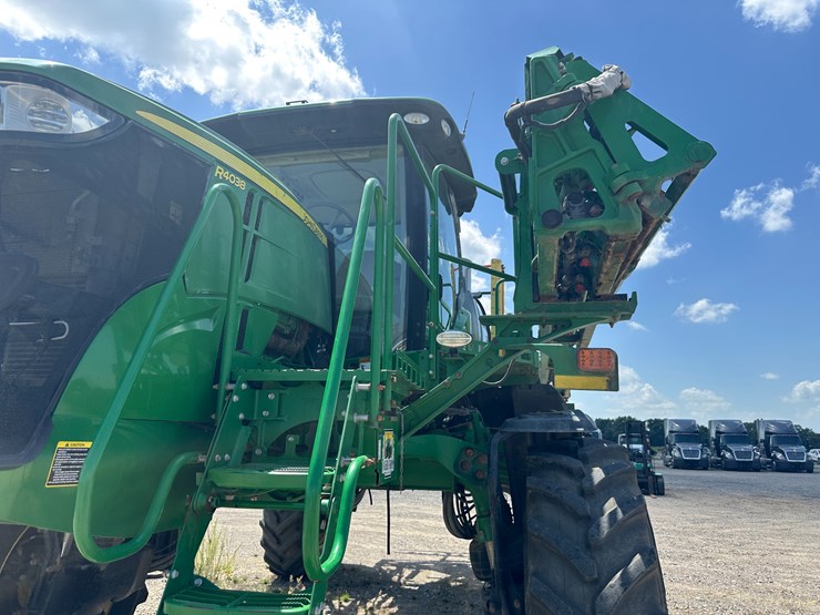 2018-john-deere-r4038-image-40