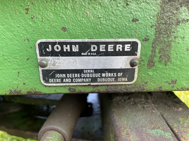 john-deere-2440-image-28