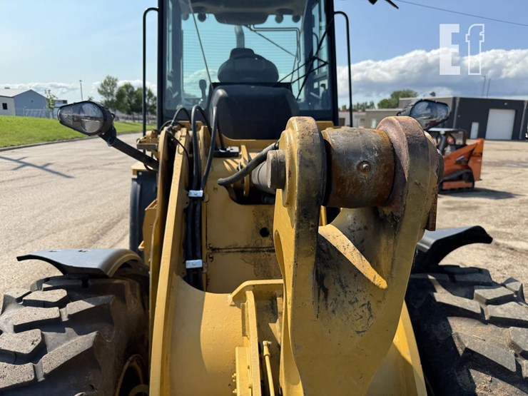 2021-caterpillar-920-image-27