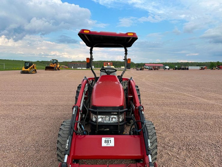 2011-case-ih-farmall-40-image-16