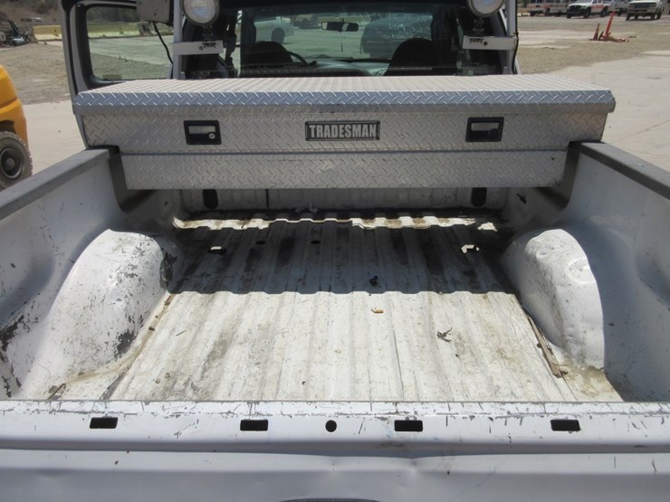 2004-ford-f150-xl-image-13