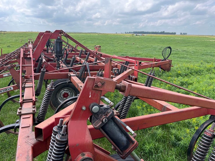case-ih-5600-image-20