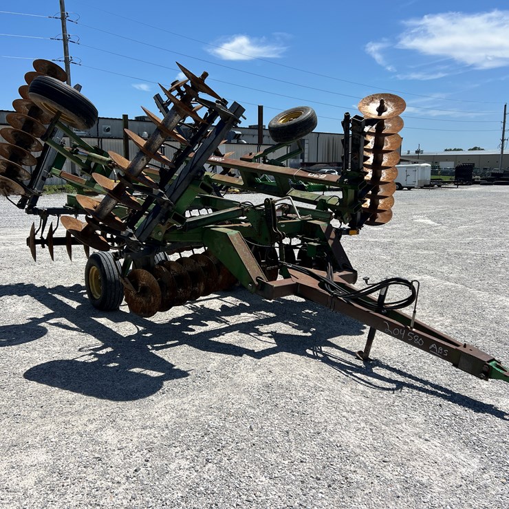 JOHN DEERE 630