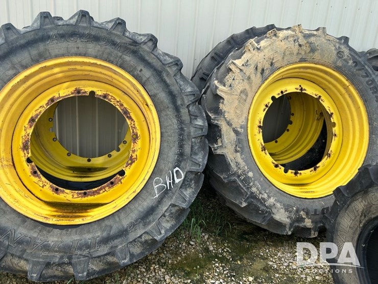 2017-john-deere-r4045-image-26