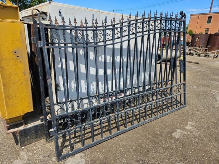 #2583-•-20'-wrought-iron-gates-image-7