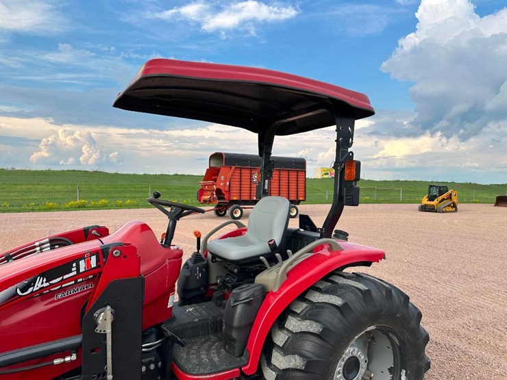 2011-case-ih-farmall-40-image-12