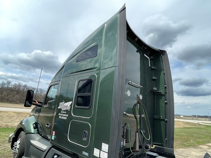 2018-kenworth-t680-image-15
