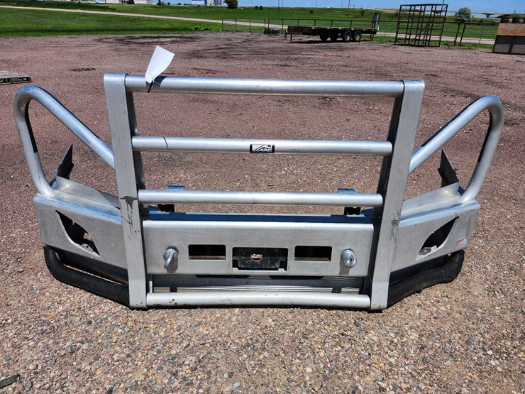 freightliner-aluminum-livestock-guard-image-5