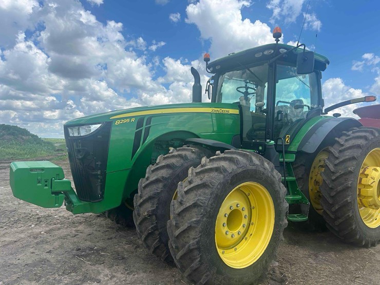 john-deere-8295r-image-1