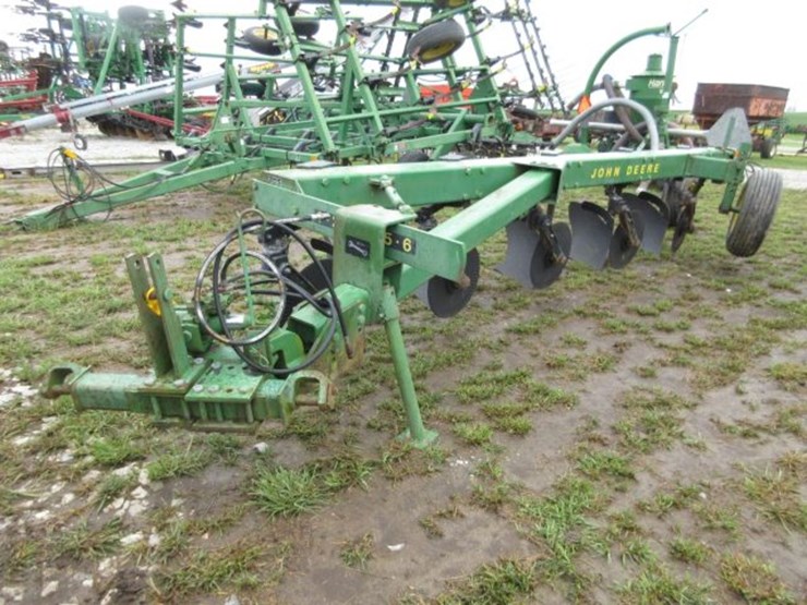 john-deere-2700-image-7