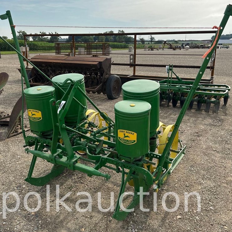 JOHN DEERE 2