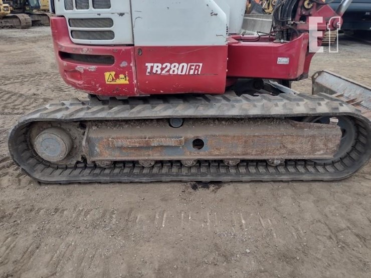 2015-takeuchi-tb280fr-image-34