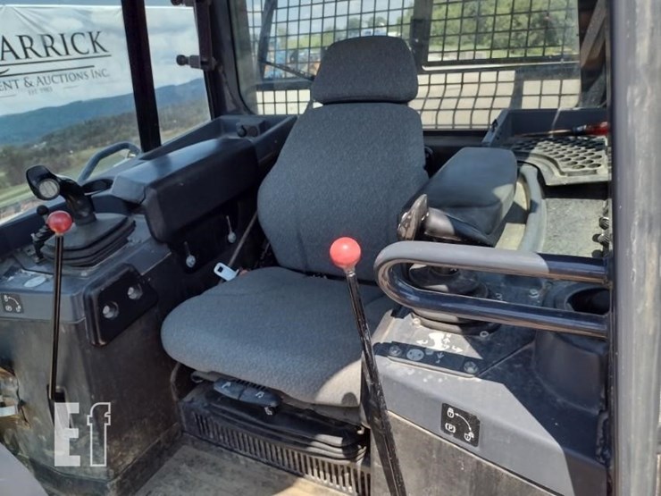 2019-deere-750k-lgp-image-15