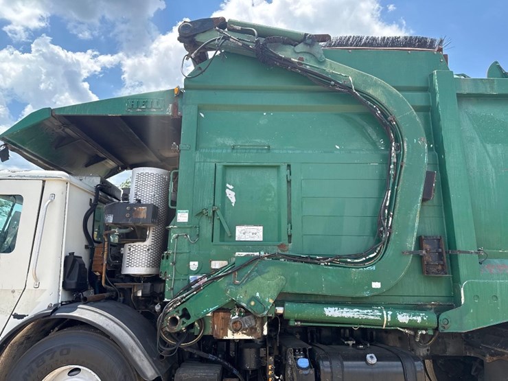2013-mack-leu613-image-16