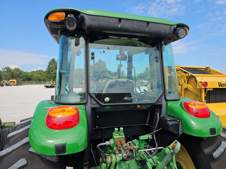 2013-john-deere-6115d-image-14